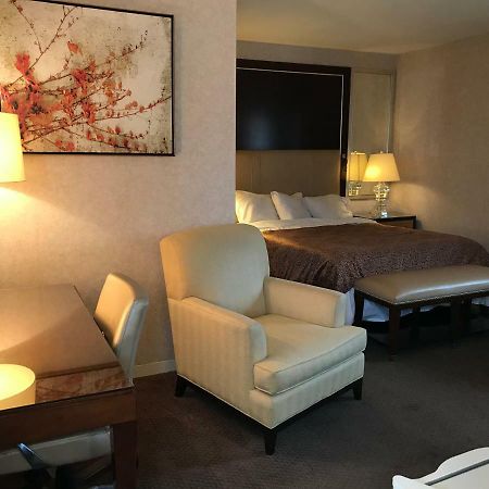 Cardinal Court Motel Сент-Томас Экстерьер фото