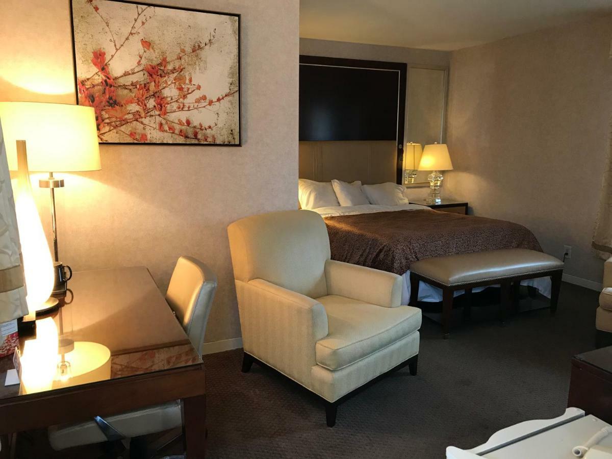 Cardinal Court Motel Сент-Томас Экстерьер фото