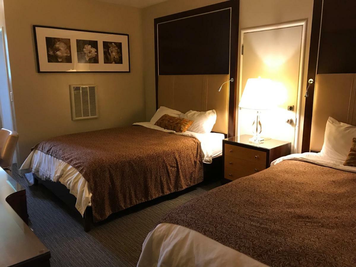 Cardinal Court Motel Сент-Томас Экстерьер фото