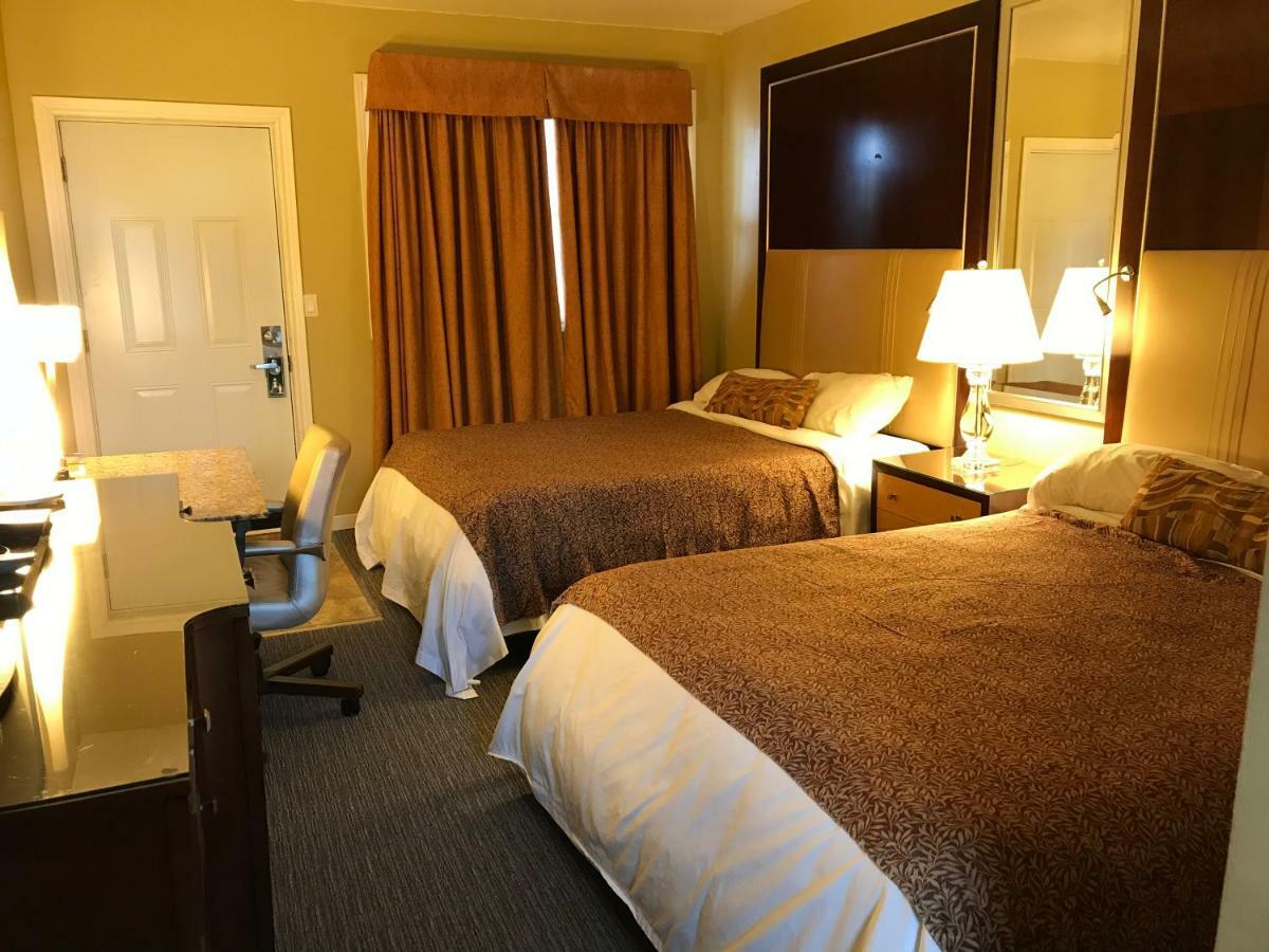 Cardinal Court Motel Сент-Томас Экстерьер фото