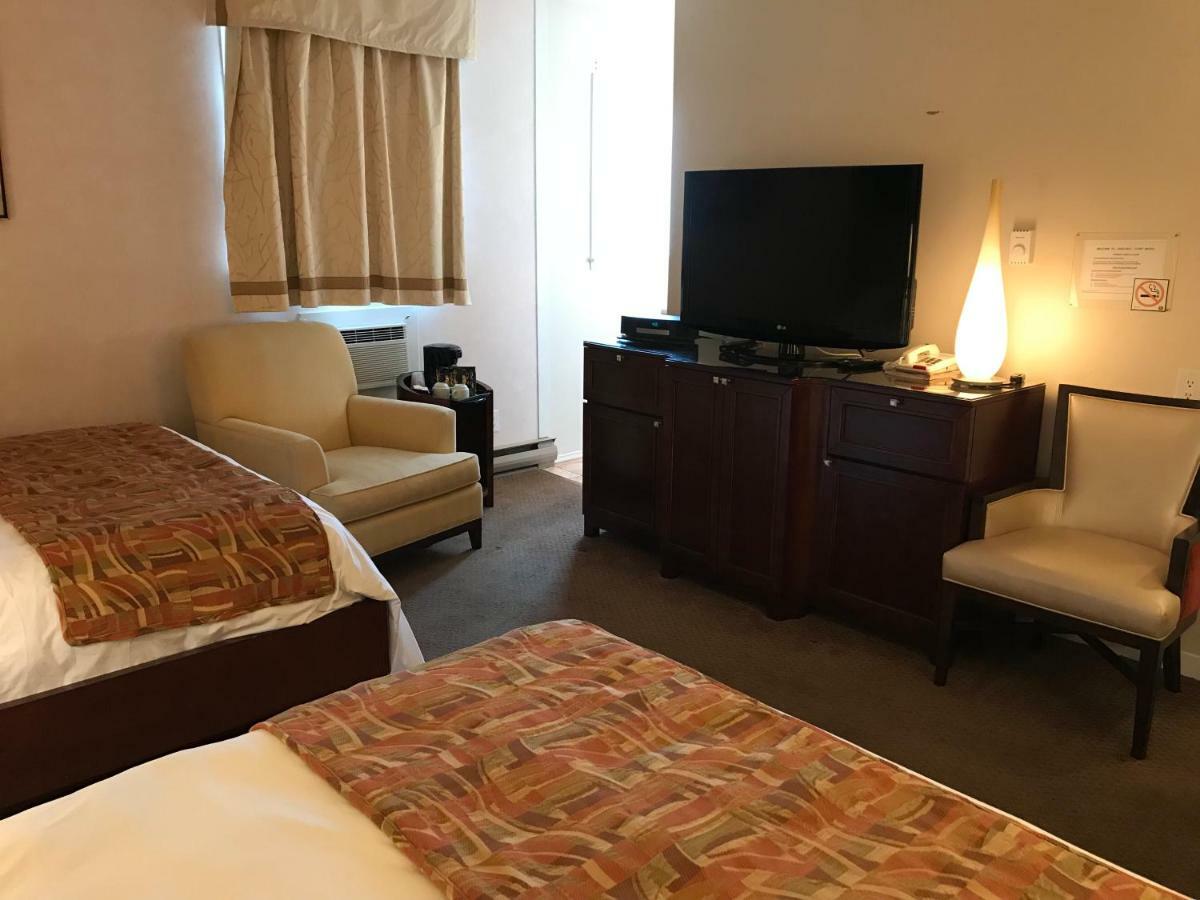 Cardinal Court Motel Сент-Томас Экстерьер фото